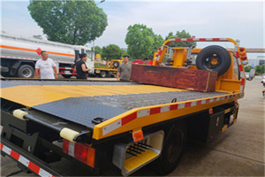 开福区附近拖车电话号码服务